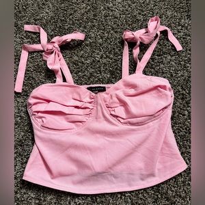 Small Kendall and Kylie, cute underwire top. This is perfect condition.